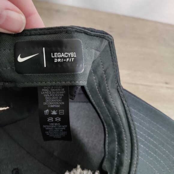 Nike Mickey Mouse Authentic Disney Featherlight Dri-Fit Run OSFA Black Hat Cap - Picture 8 of 9